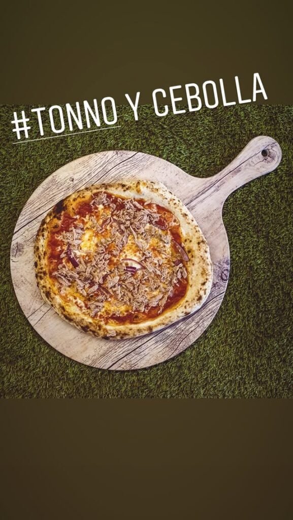 Pizza tonno y cebolla